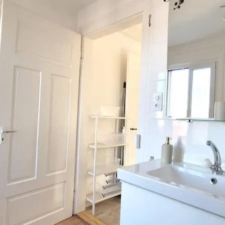 Quarto em Acomodações Particulares 2 Zentral-ruhig Mit Flair Gertrud Schloessli *