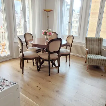 Stilvolle 2-3 Im Gertrud Schloessli - Zentral Ruhig Homestay *